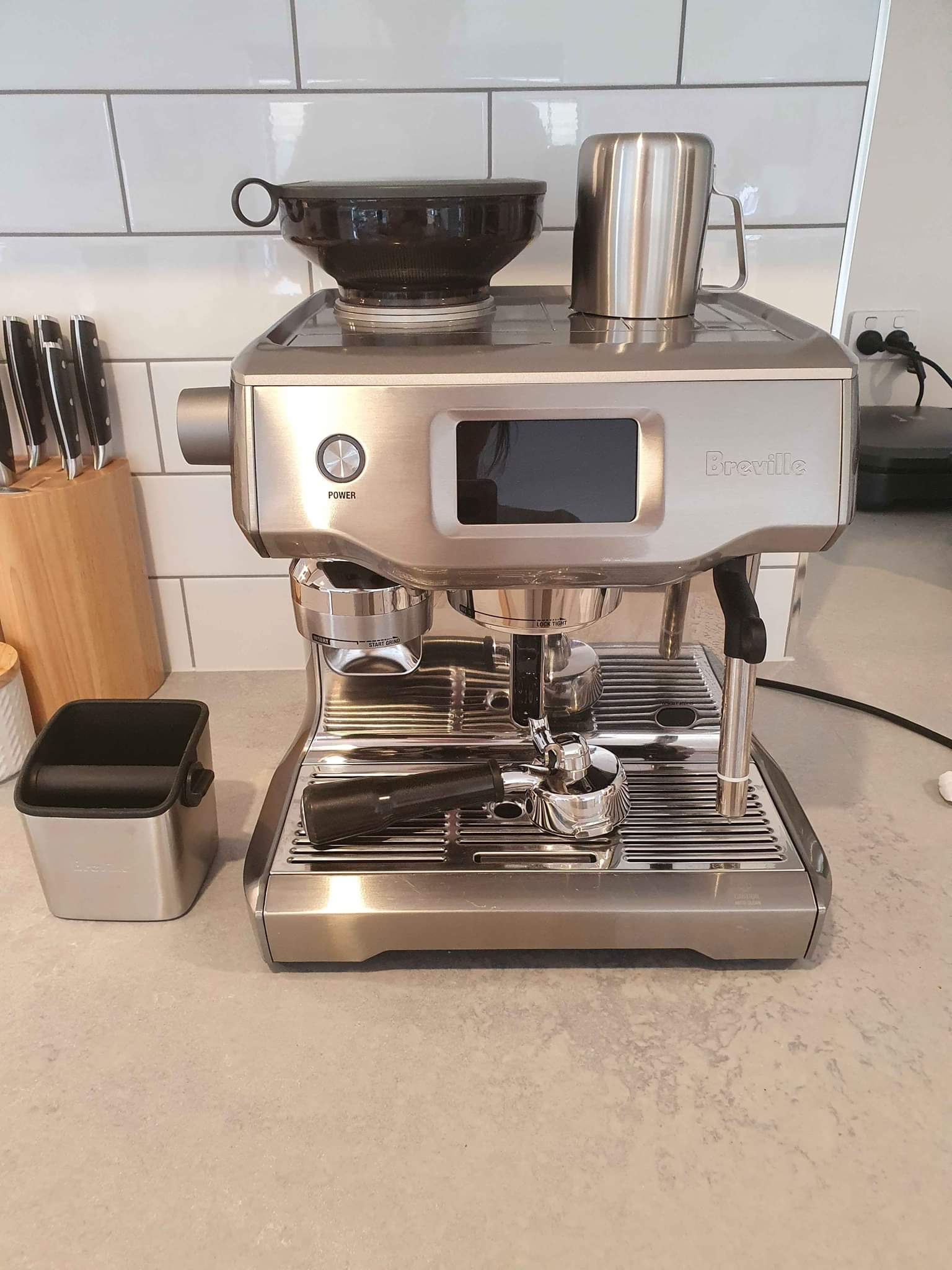 Breville Oracle Touch vs Jura Z6: Pick 1 Superautomatic Mach